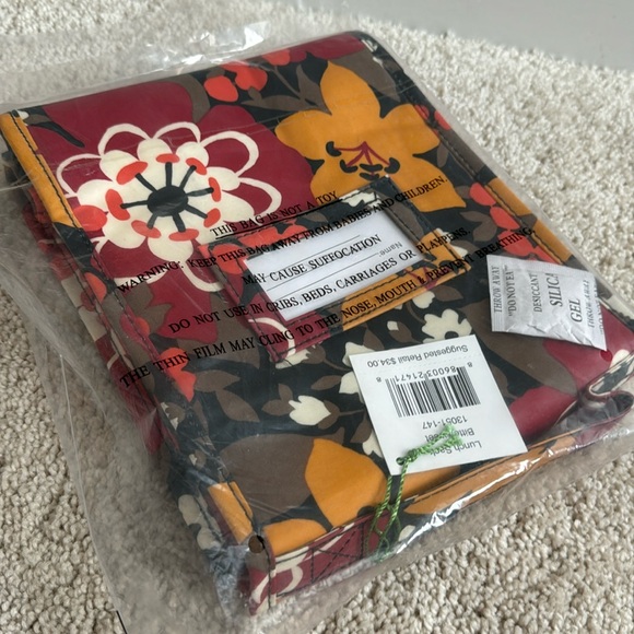 Vera Bradley Bittersweet lunch sack - NWT - Picture 7 of 7